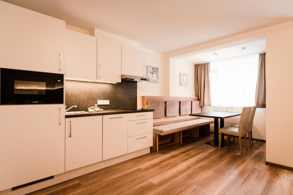 Aparthotel Dorfplatzl Garni Tux Exterior foto